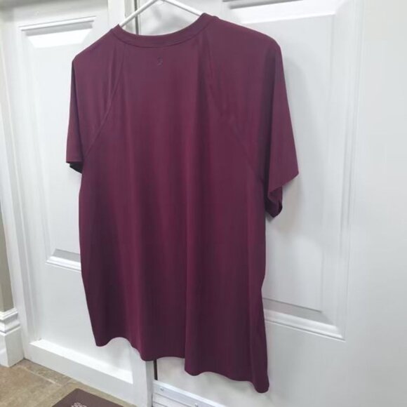 ๐๐ SEE VIDEO Cute Lululemon T-Shirt Beautiful Maroon Purple Colour - Picture 9 of 10